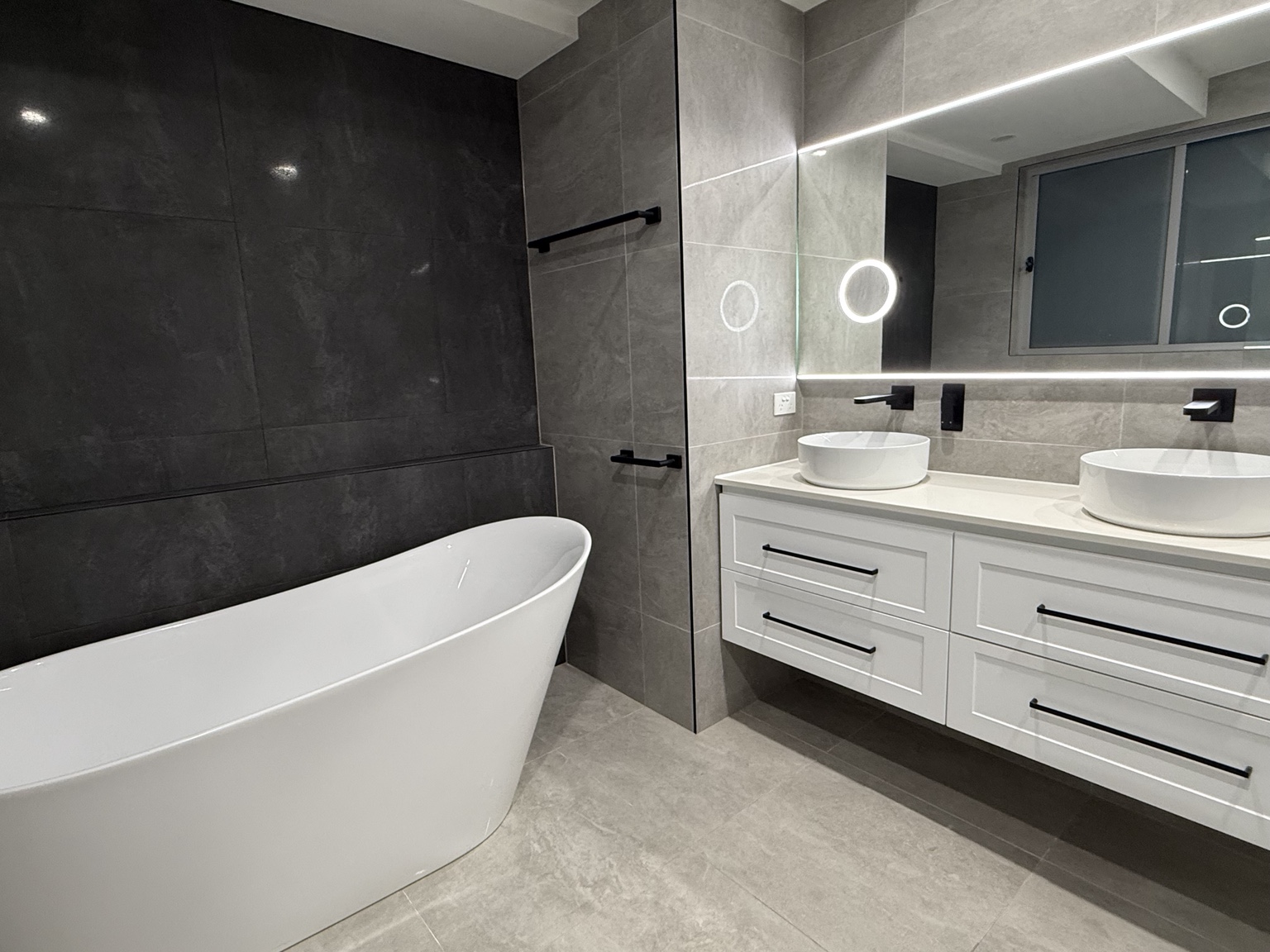 Balgownie Main Bathroom photo