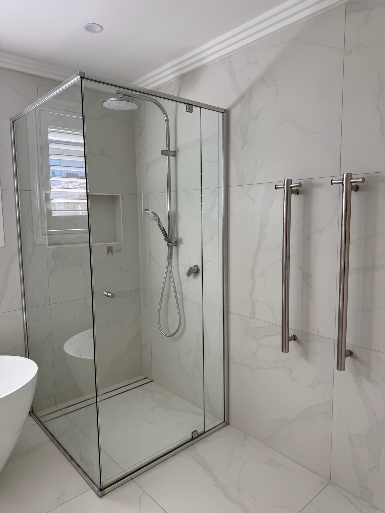 Thirroul Main Bathroom photo