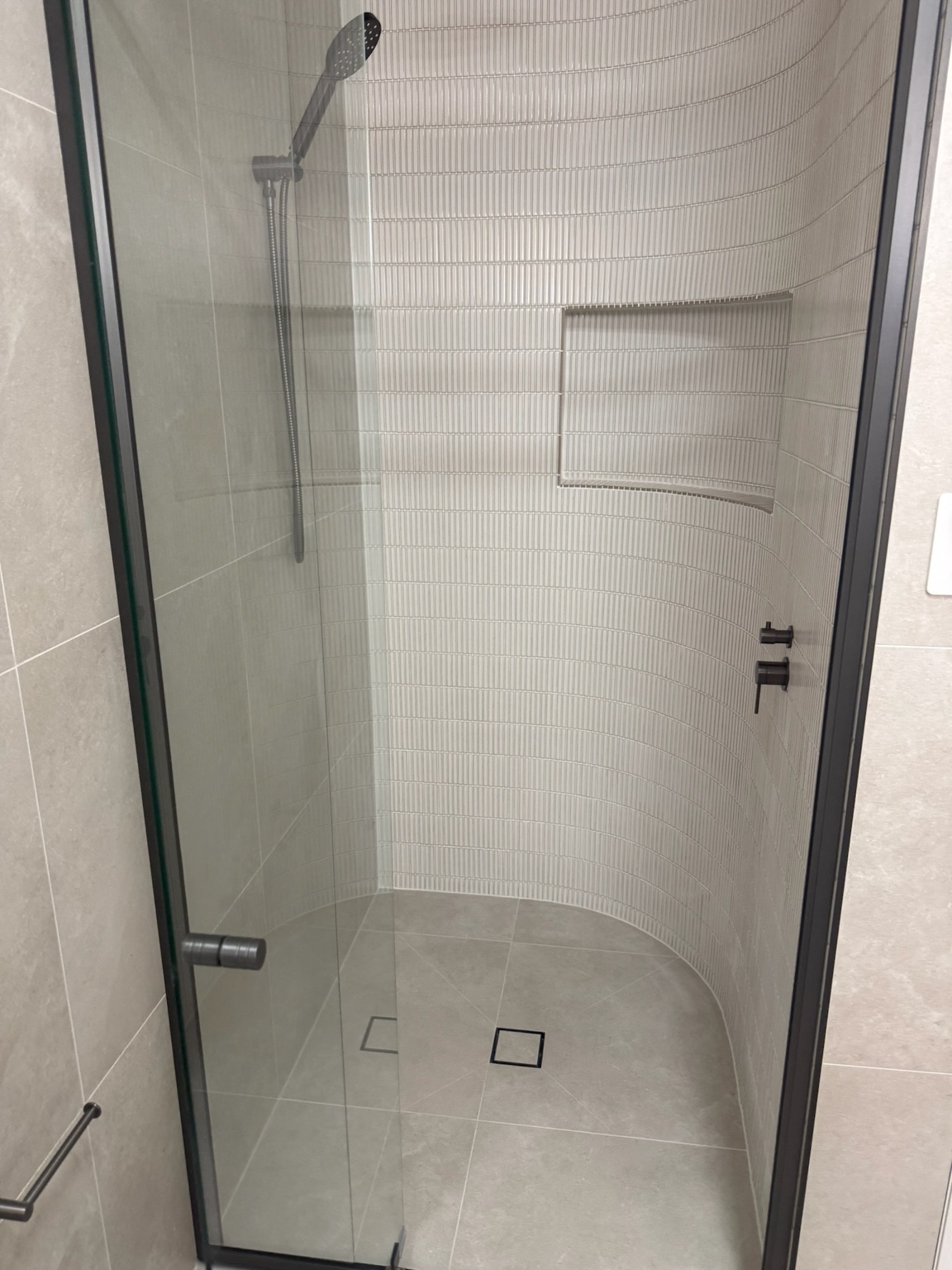 Cordeaux Heights Main Bathroom photo